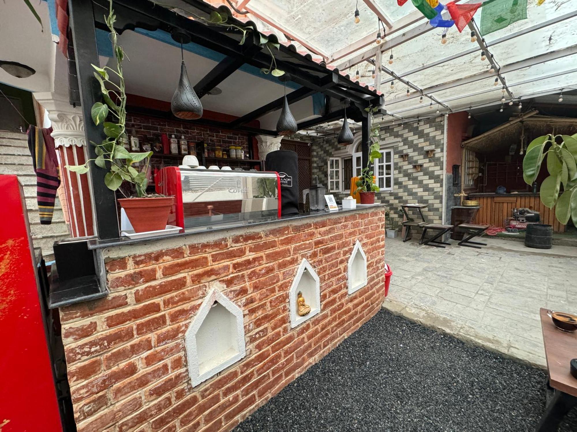Hello Ktm Hostel Катманду Экстерьер фото