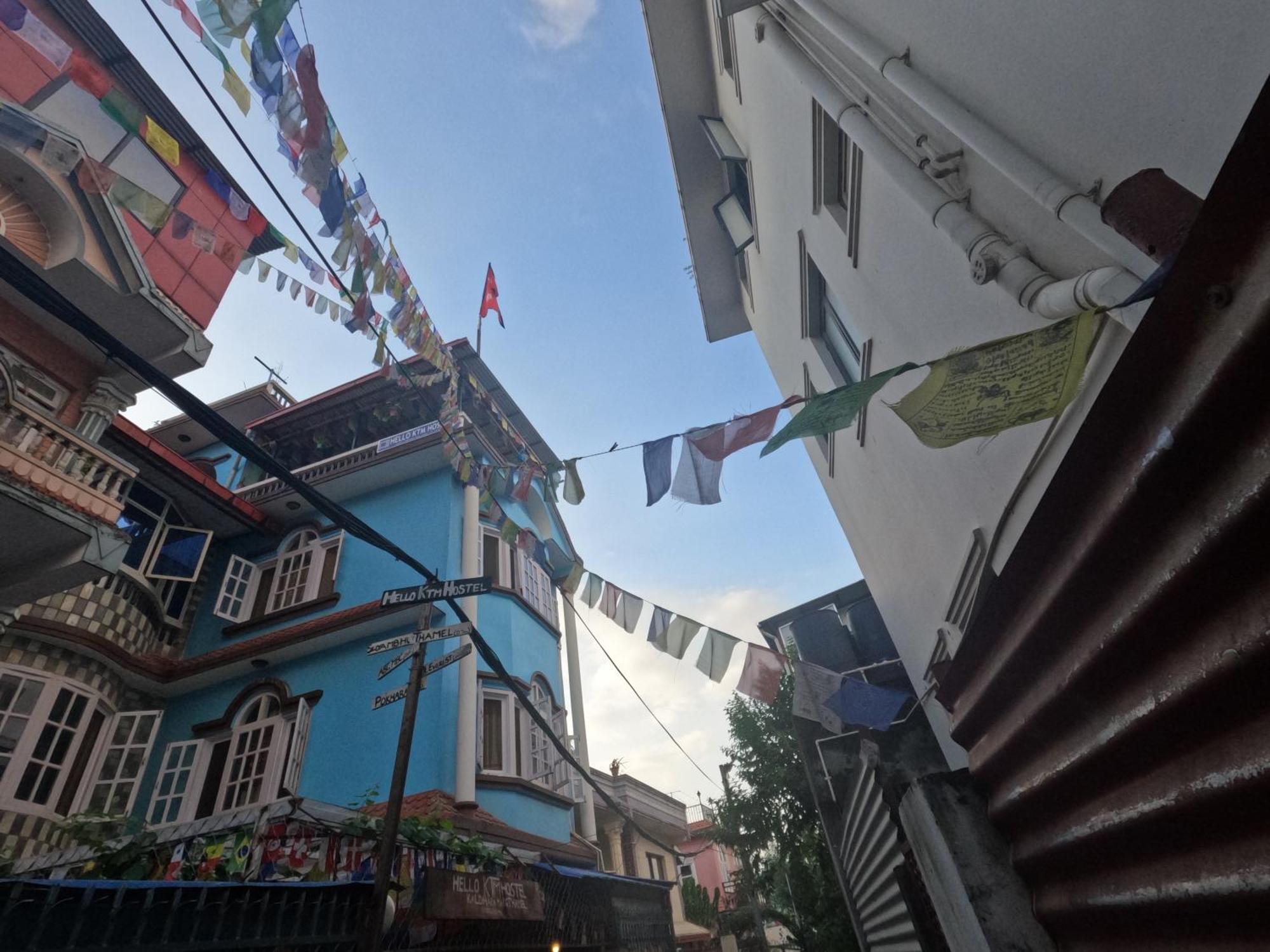 Hello Ktm Hostel Катманду Экстерьер фото