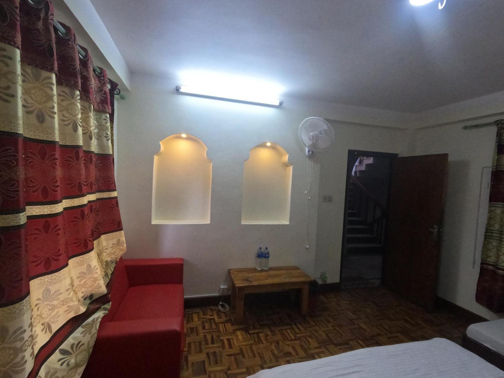 Hello Ktm Hostel Катманду Экстерьер фото