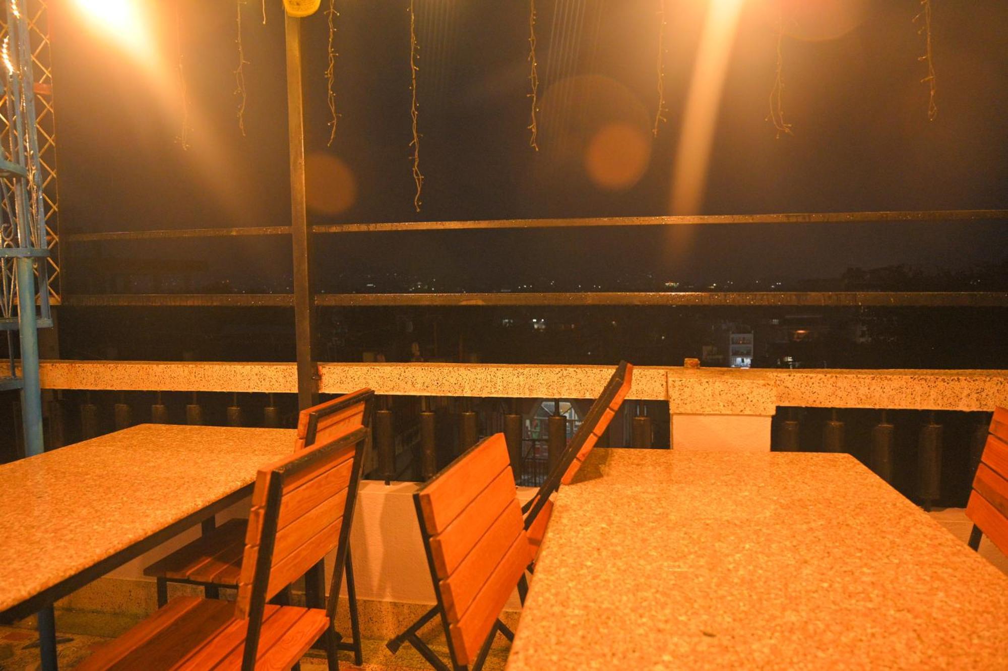 Hello Ktm Hostel Катманду Экстерьер фото