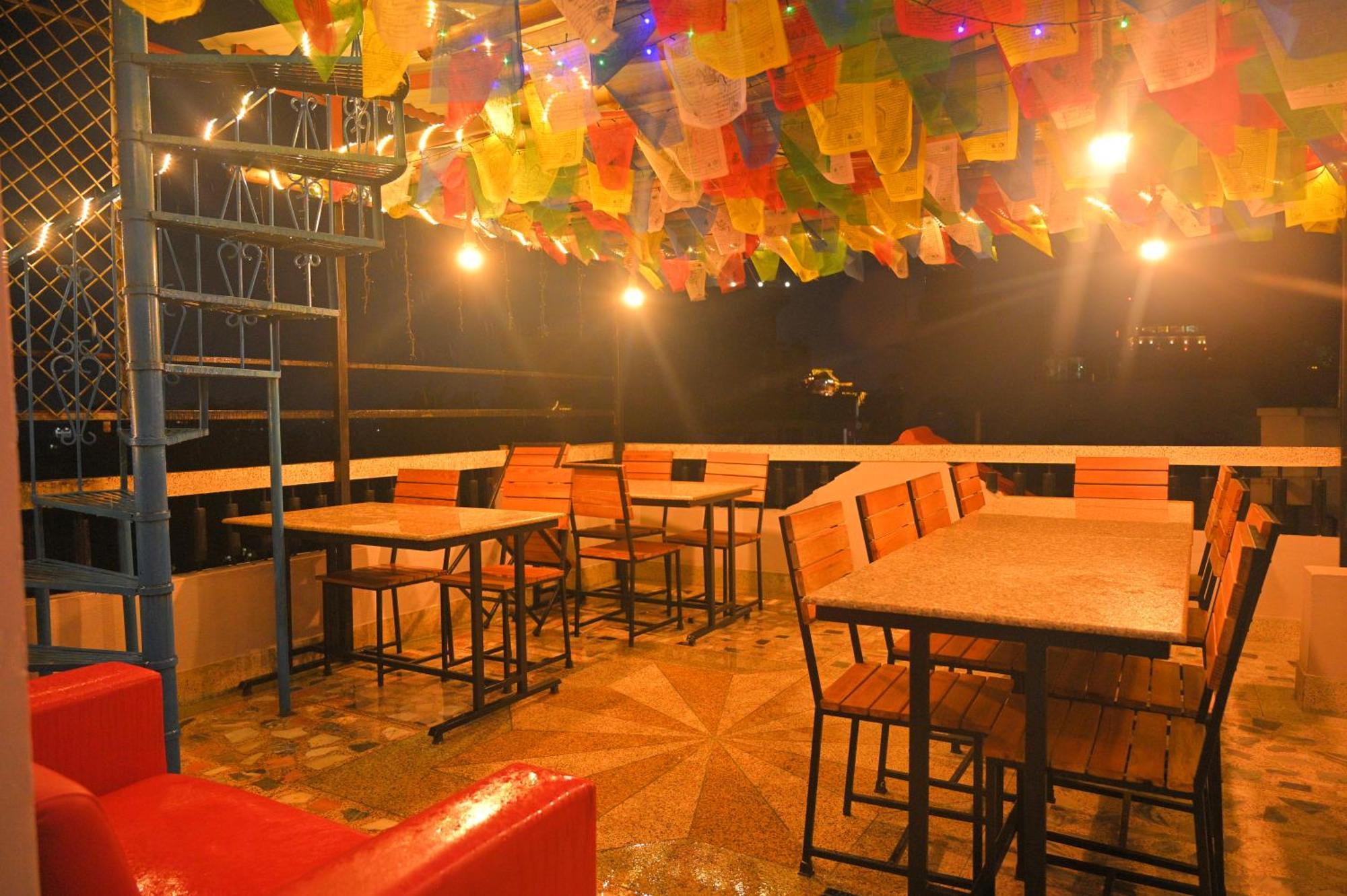 Hello Ktm Hostel Катманду Экстерьер фото