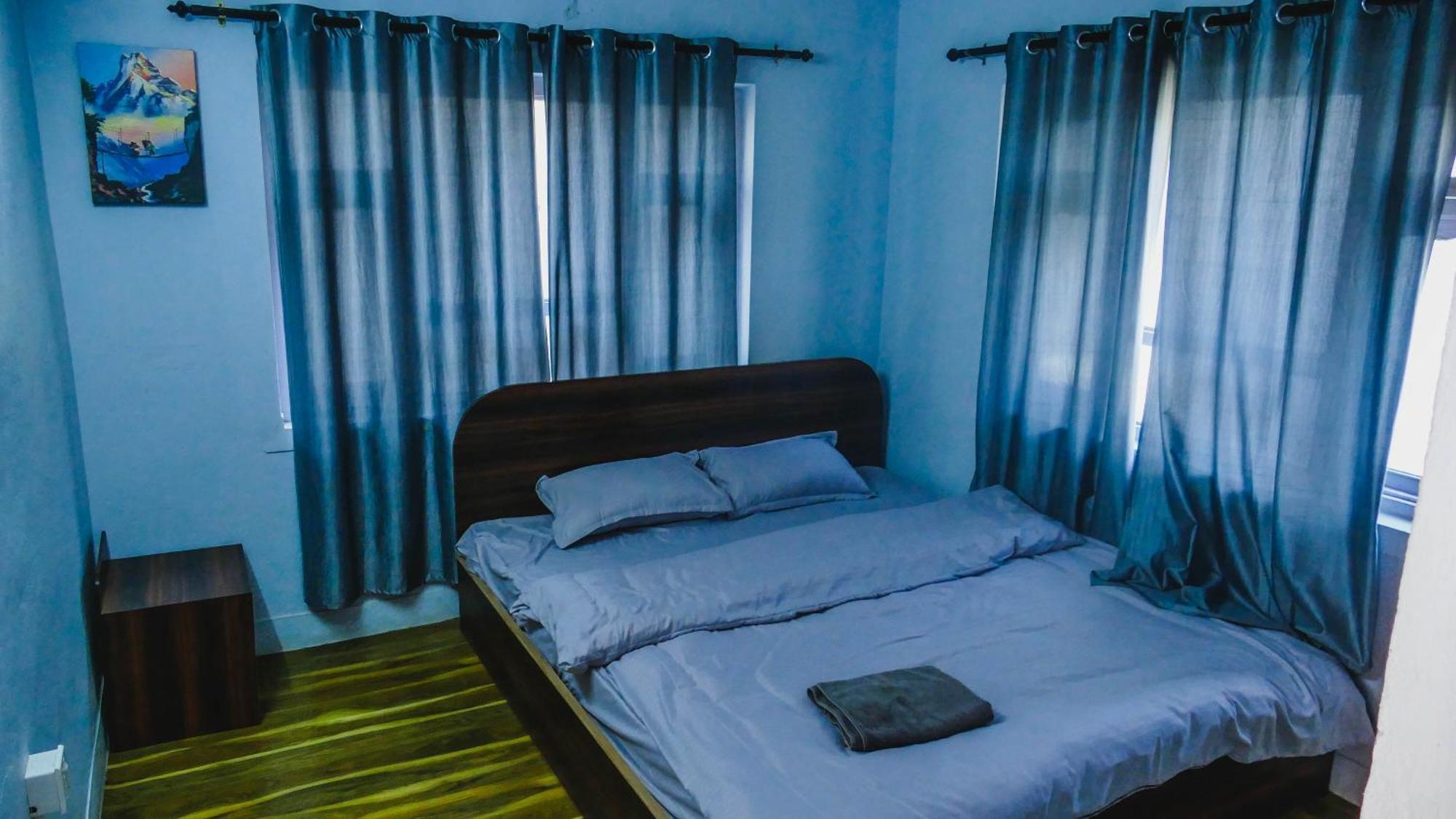 Hello Ktm Hostel Катманду Экстерьер фото