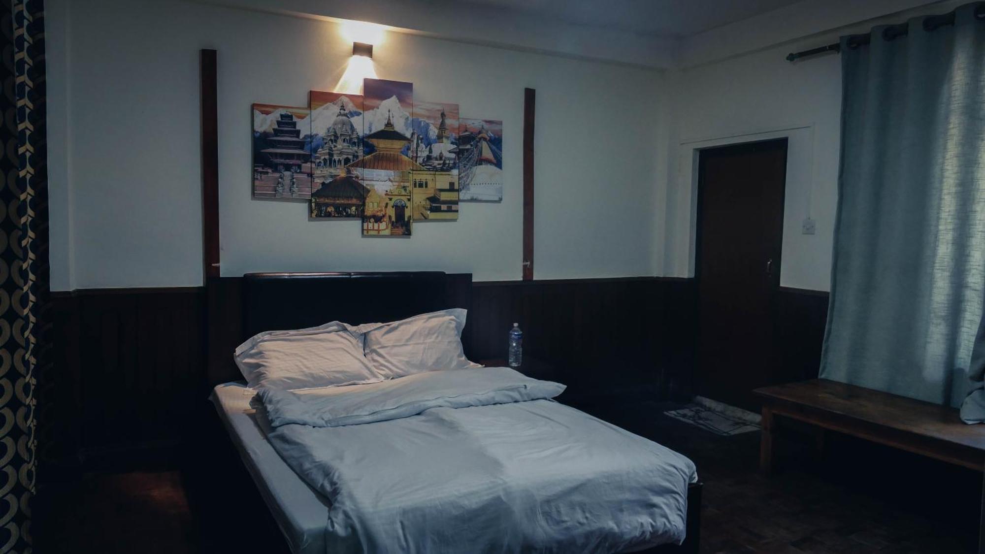 Hello Ktm Hostel Катманду Экстерьер фото